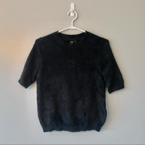 Fuzzy sweater - Picture 1 of 2